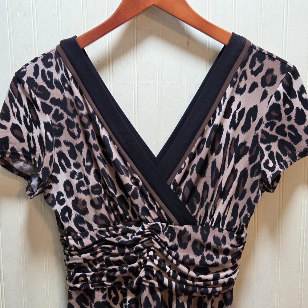 Sandra Darren Dress Womens Small Brown Animal Ruched Wrap V Neck Knee Length